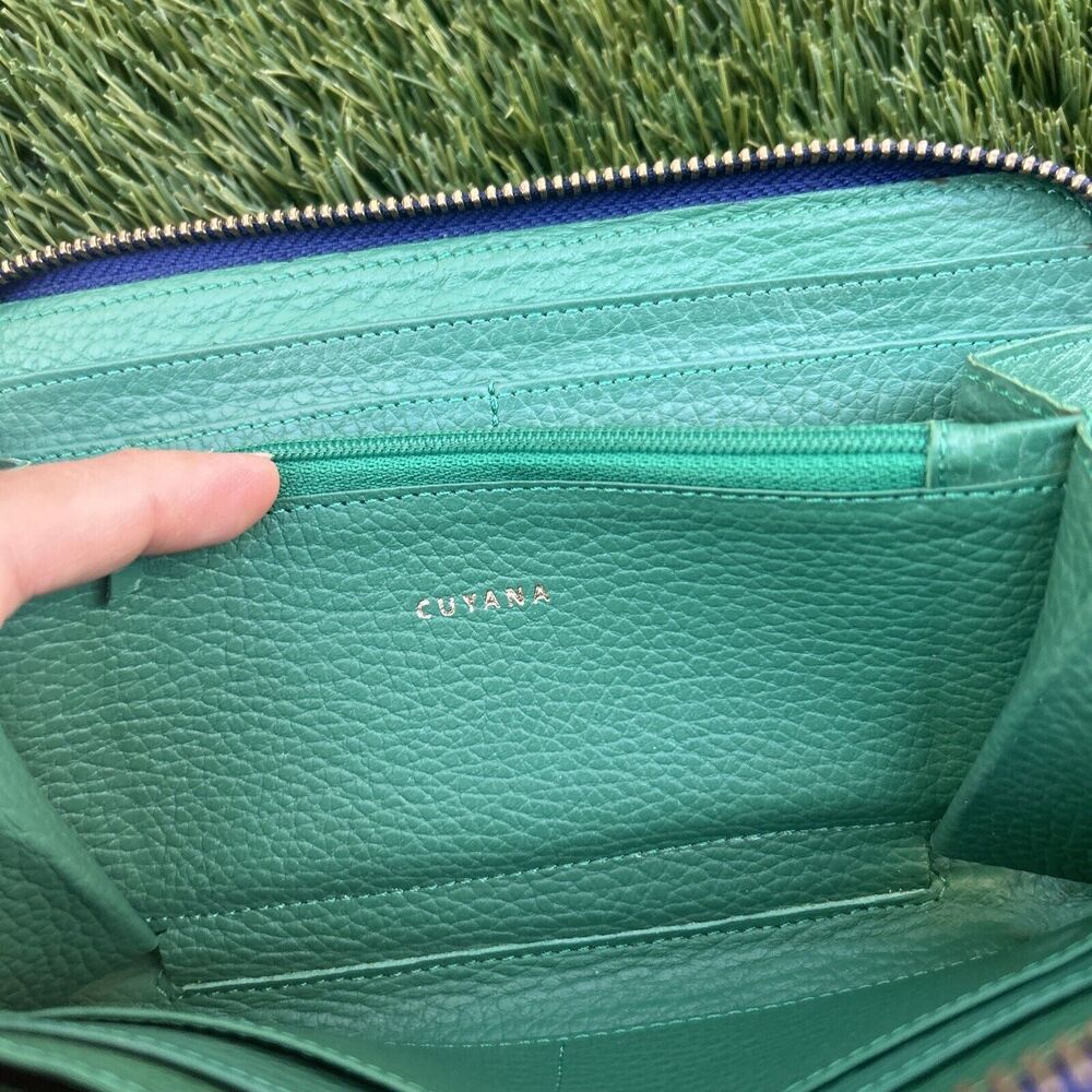 Cuyana Classic Zip Pebbled Leather Wallet Blue Green - Picture 4 of 12